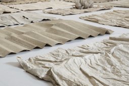 <p>Exposició Veure en natural de Paula García-Masedo. Dins el cicle d'Espai 13 com des d'aquí a cura de Carolina Jiménez © Fundació Joan Miró, Barcelona. Fotos de Roberto Ruiz</p>