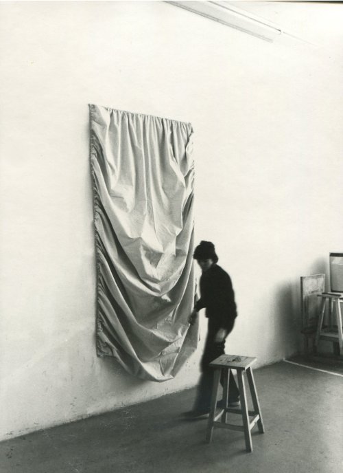 <p>Susana Solano en su estudio, fotografía de Carlos Velilla. © Carlos Velilla.</p>