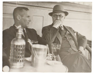 <p>Joan Miró i Henri Matisse al cafè Les Deux Magots, París, ca. 1936. &copy; Pierre Matisse, VEGAP, Barcelona, 2024</p>